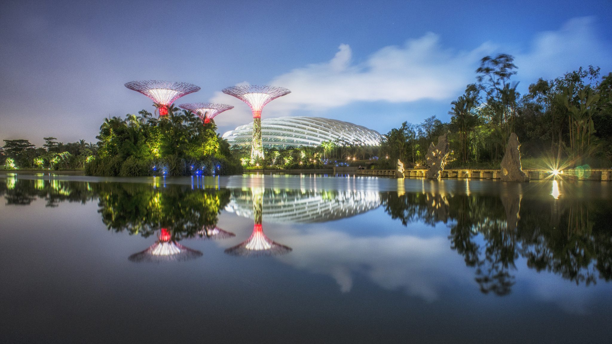 Urban water fronts have typically been sites of heavy development and often are sites of pollution or exclusive access. But they have enormous potential benefits. How can we unlock these benefits for everyone? Are there ecological vs. social vs. economic tradeoffs?